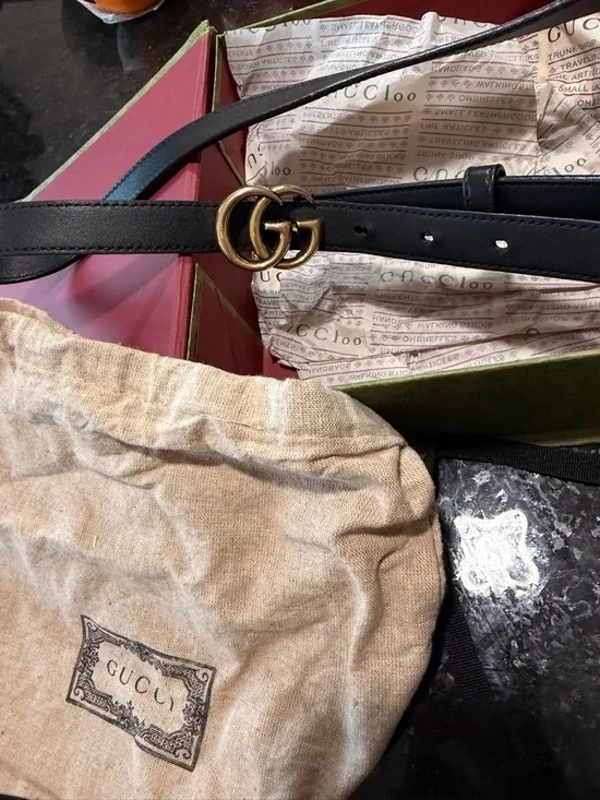 Authentic Gucci Marmont Black Leather Thin Skinny Belt Gold Double G Buckle - Picture 3 of 6